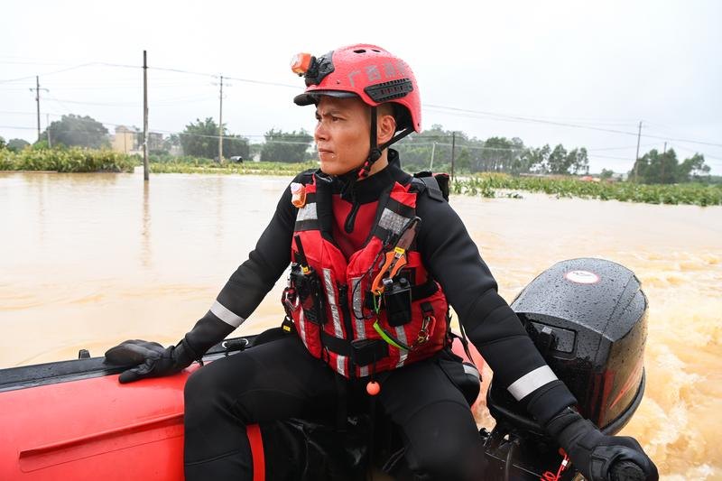 南宁再发红色预警,有村民被困36小时物资紧缺